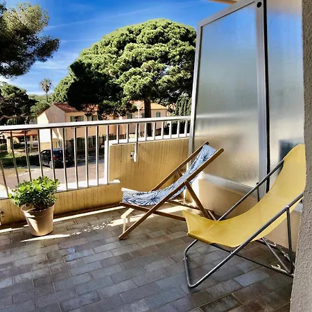 Apartment Plages-portdehyeres-4voyageurs-terrasse *